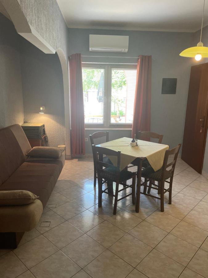 Apartmani Nina Crikvenica Bagian luar foto