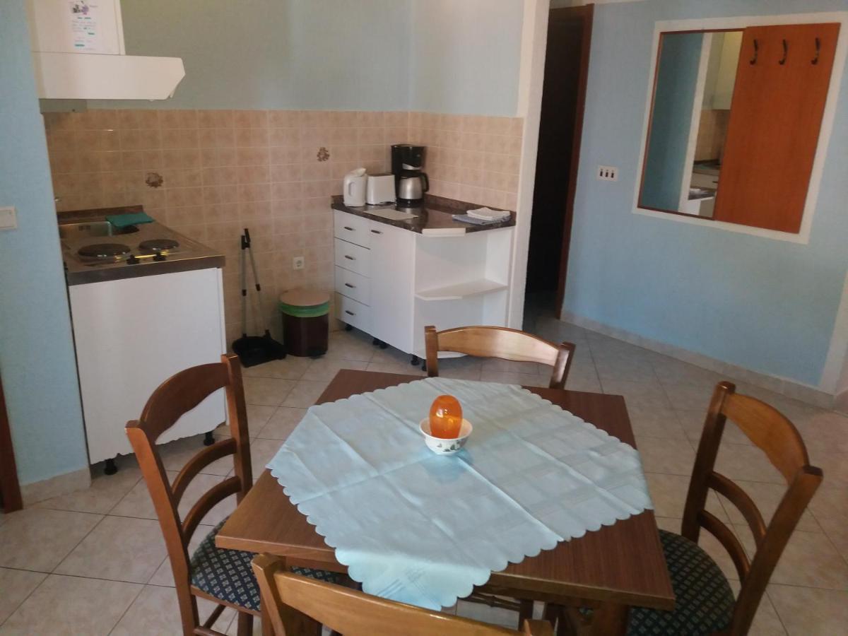 Apartmani Nina Crikvenica Bagian luar foto